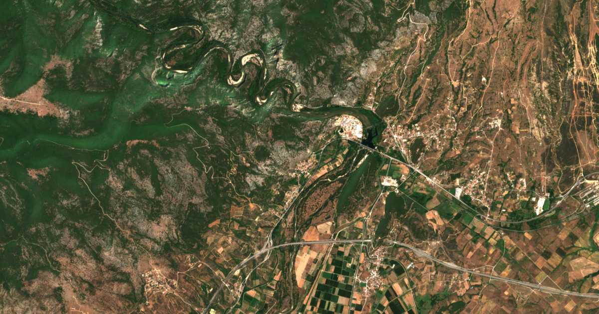 Carte satellite de Parádisos