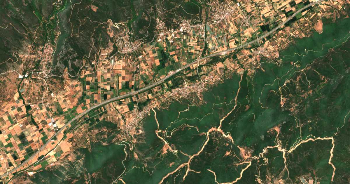 Carte satellite de Karavangélis