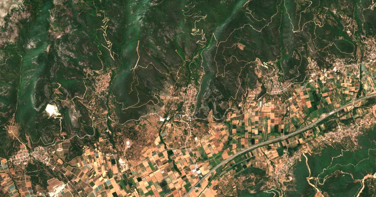 Carte satellite de Mousthéni