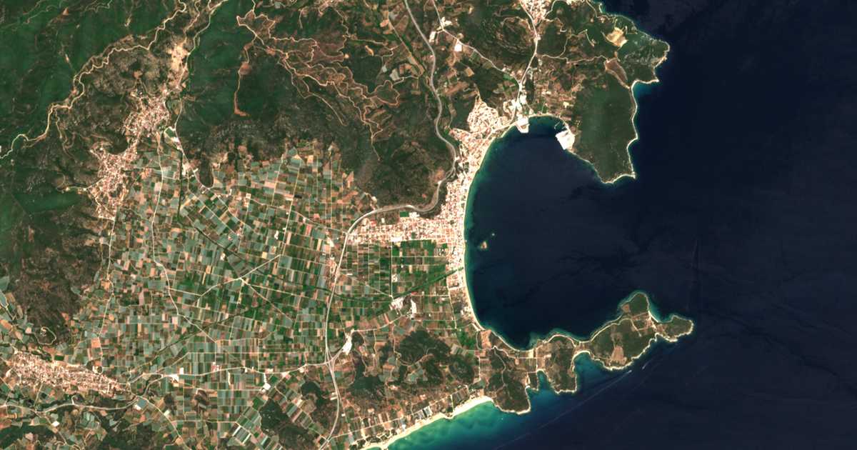 Carte satellite de Néa Péramos