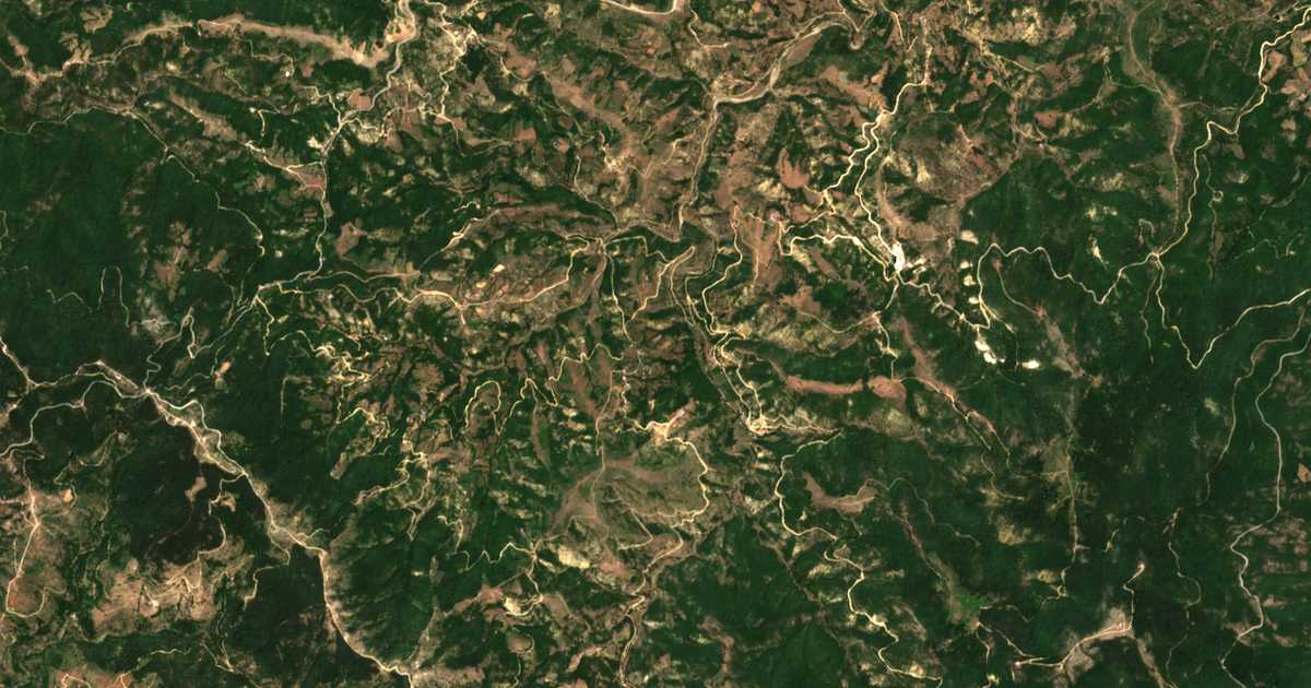 Carte satellite de Charádra