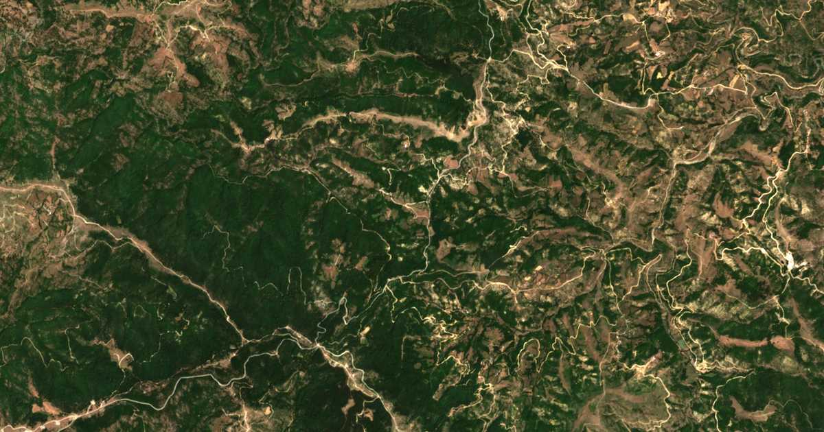 Carte satellite de Mikrós Kéchros