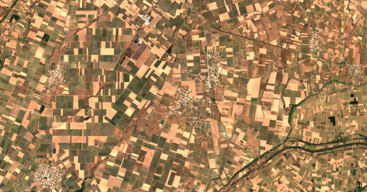 Carte satellite de Ágioi Theódoroi