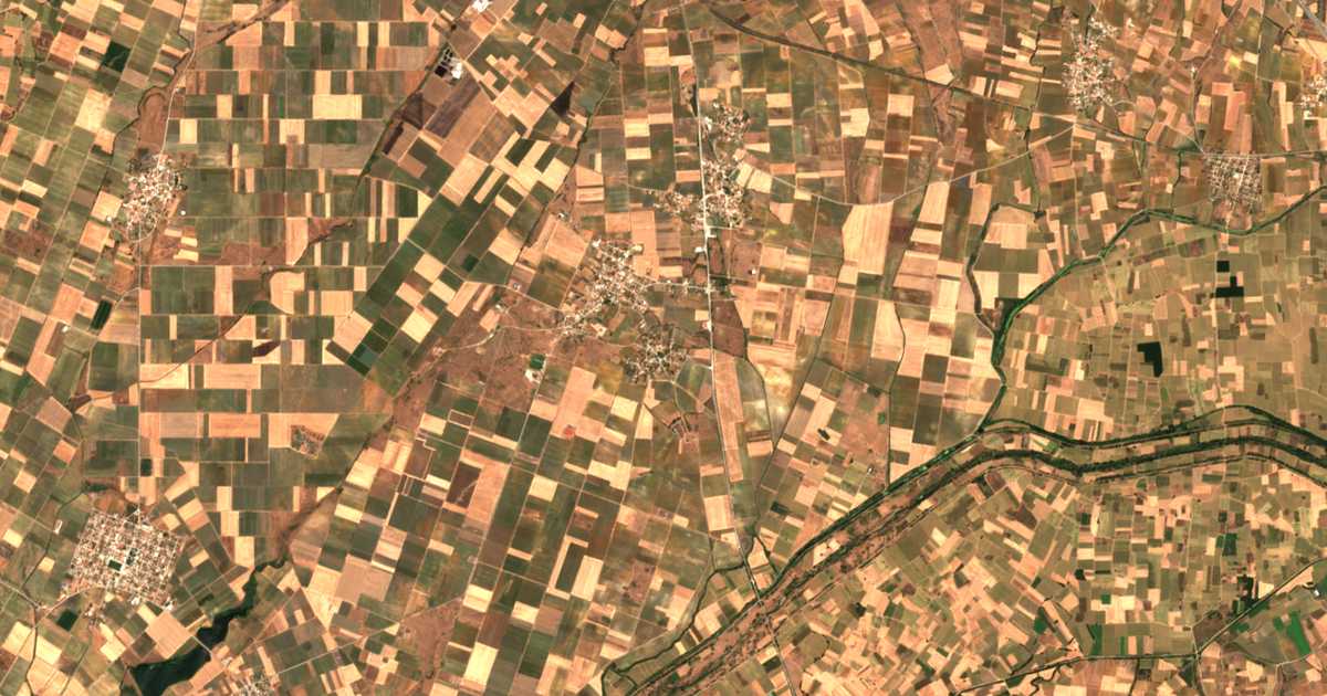 Carte satellite de Mikrón Doukáton