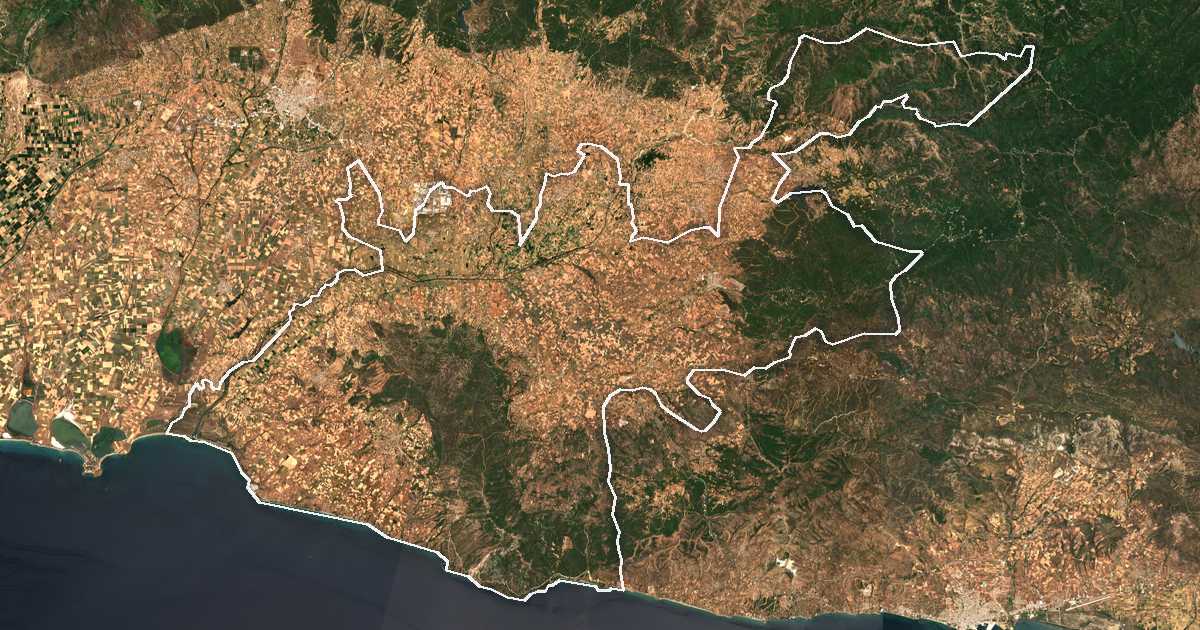 Image satellite avec la limite tracée: de Marónia-Sápes