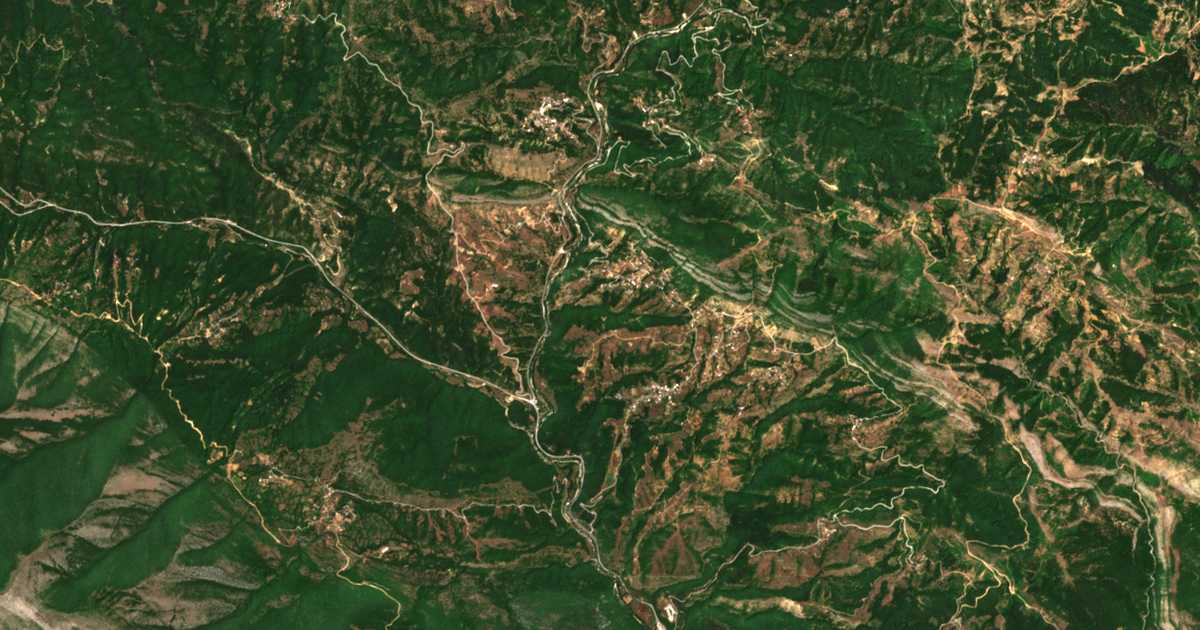 Carte satellite de Aióra