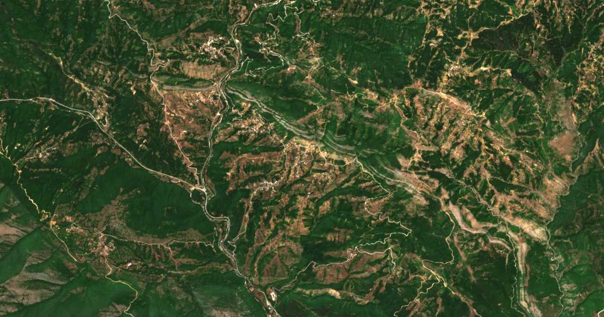 Carte satellite de Koutsomýtis