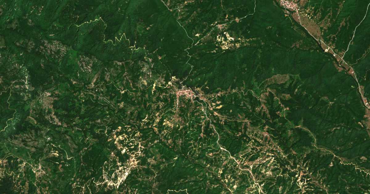 Carte satellite de Páchni