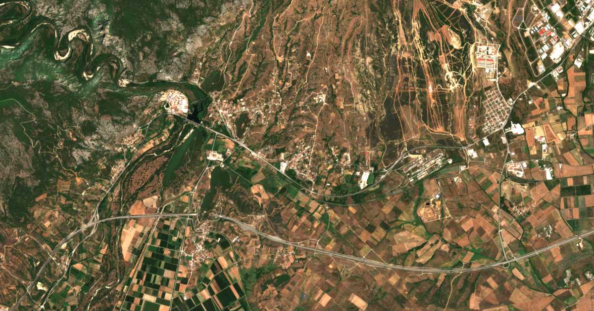 Carte satellite de Méga Týmpanon