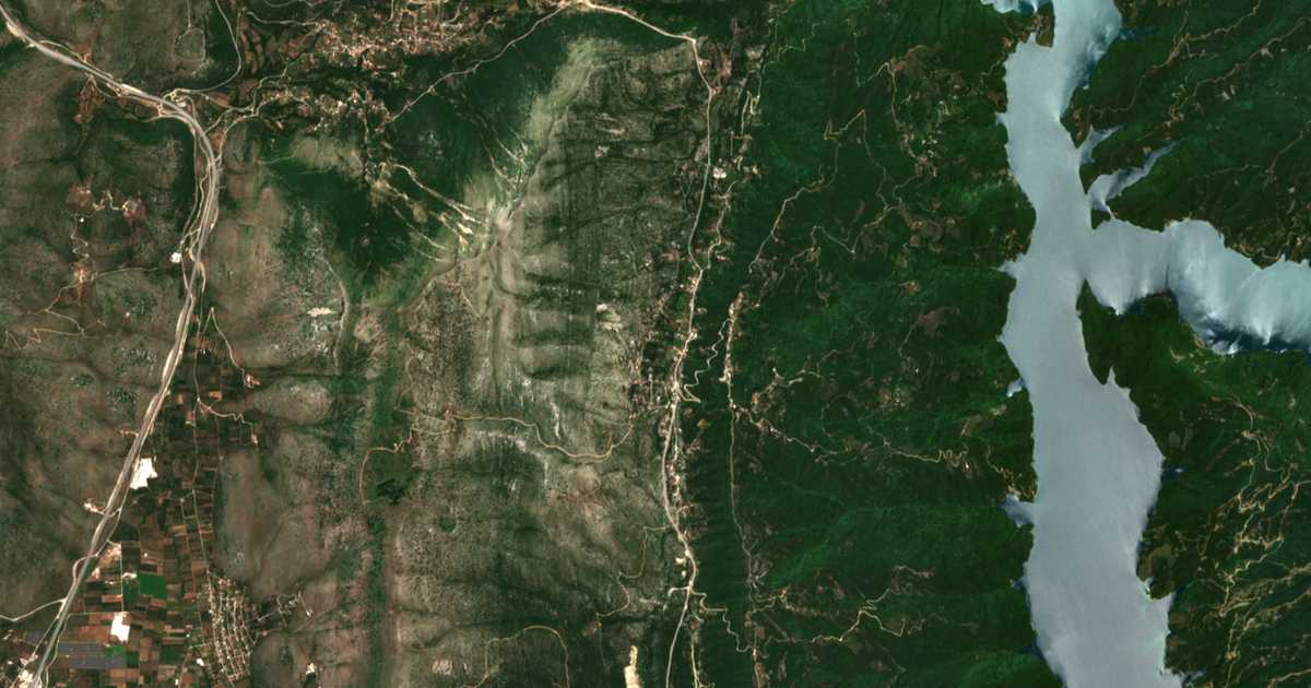 Carte satellite de Élatos