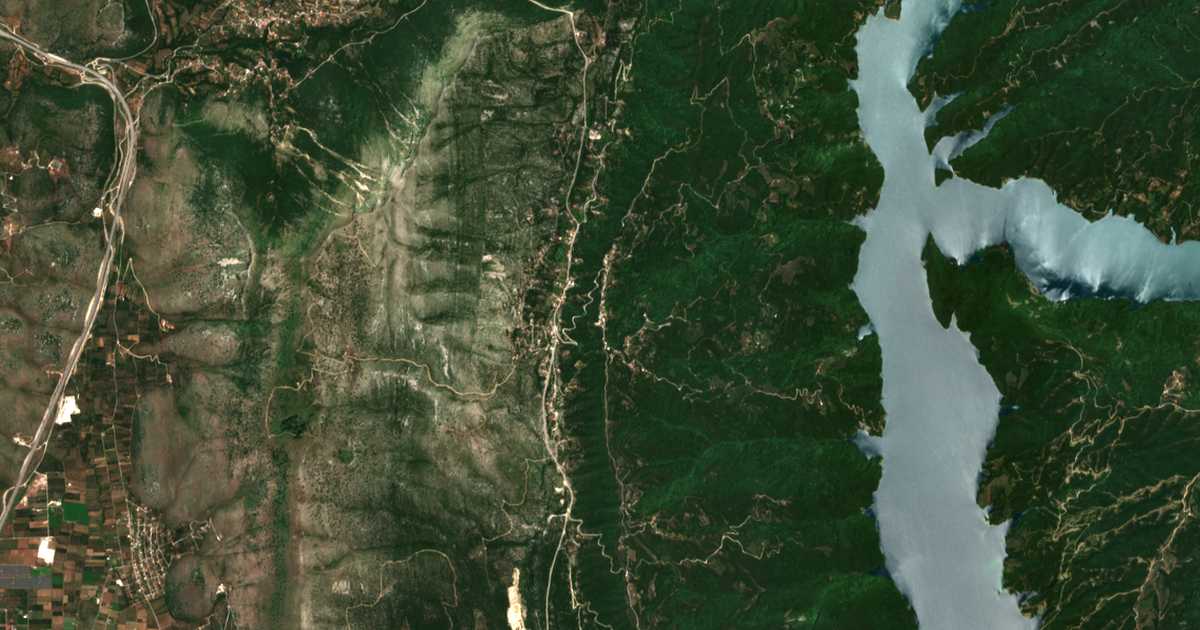 Carte satellite de Korfovoúnion