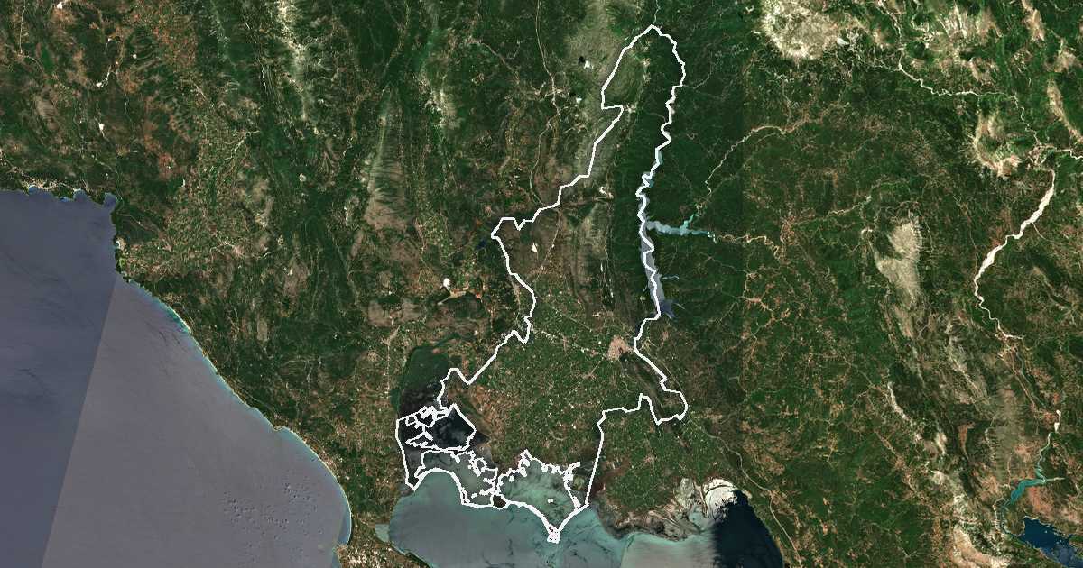 Image satellite avec la limite tracée: d'Árta
