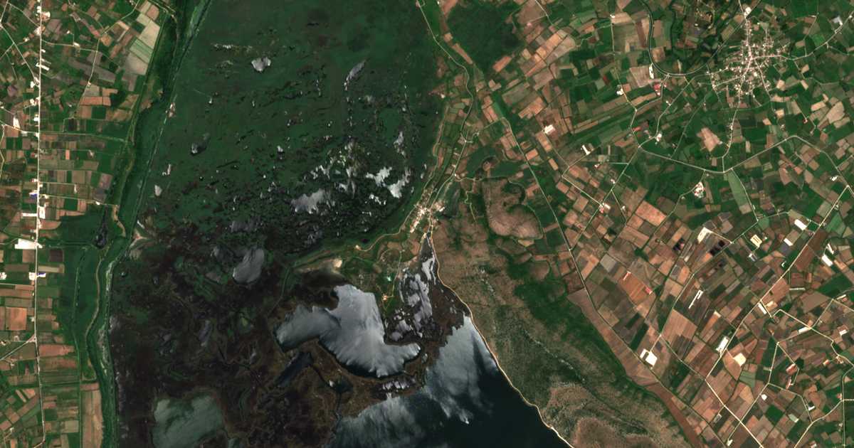 Carte satellite de Strongylí
