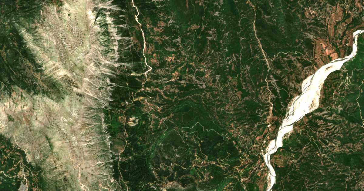 Carte satellite de Krýa Vrýsi