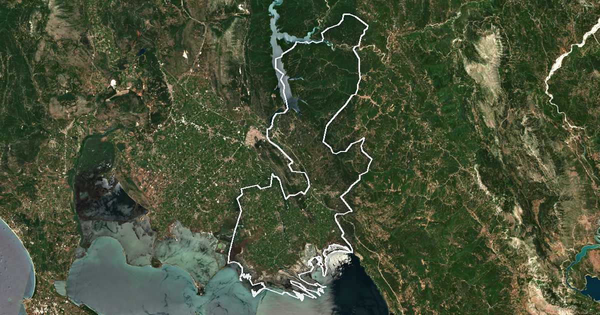 Image satellite avec la limite tracée: Nikólaos Skoufás