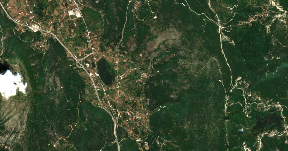 Carte satellite de Avgón