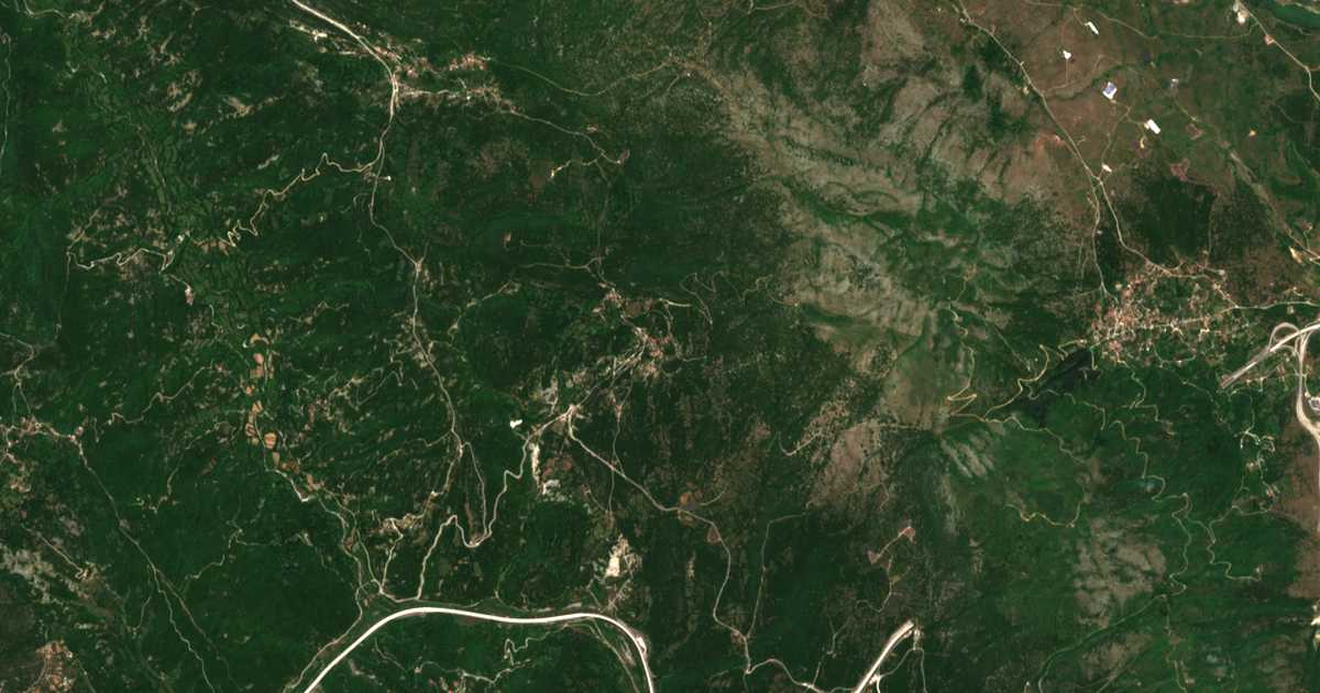Carte satellite de Kostániani