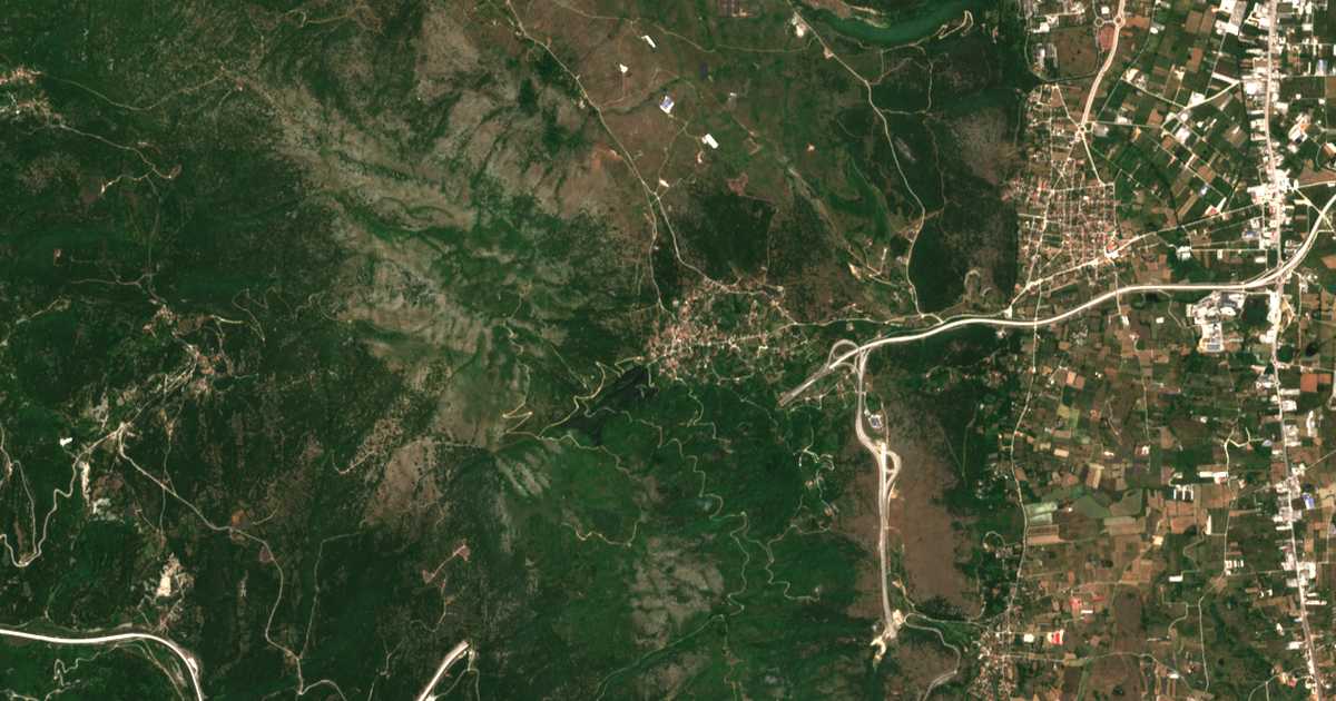 Carte satellite de Kosmirá