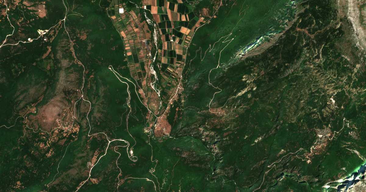 Carte satellite de Kalývia