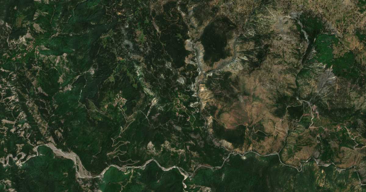 Carte satellite de Pádes