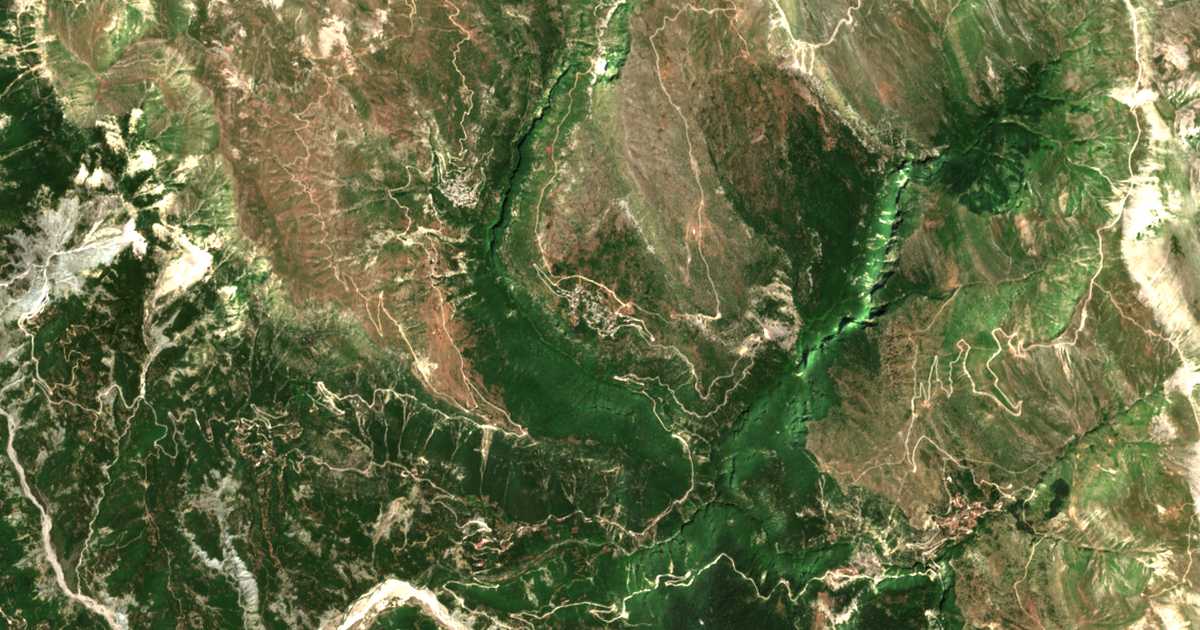 Carte satellite de Kalarrýtes