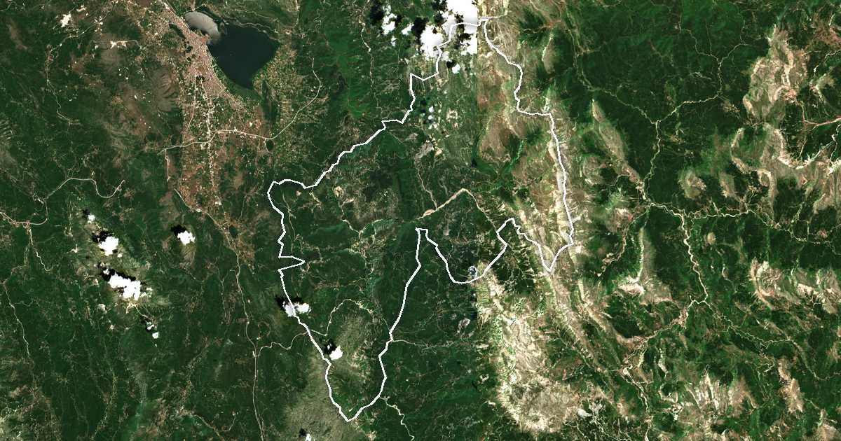 Image satellite avec la limite tracée: Tzoumérka-du-Nord
