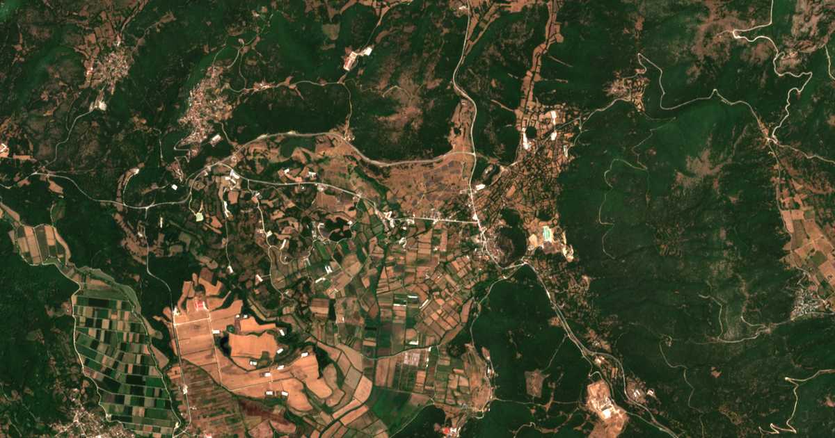 Carte satellite de Ágios Geórgios Dolianón