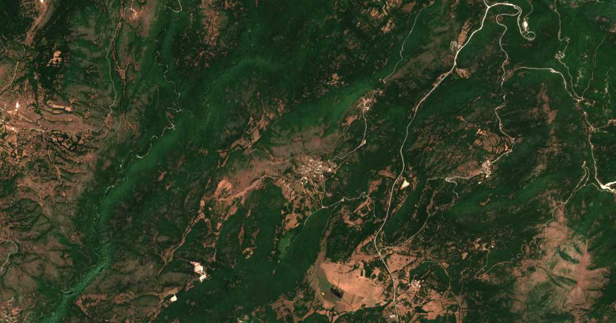 Carte satellite de Áno Ravénia