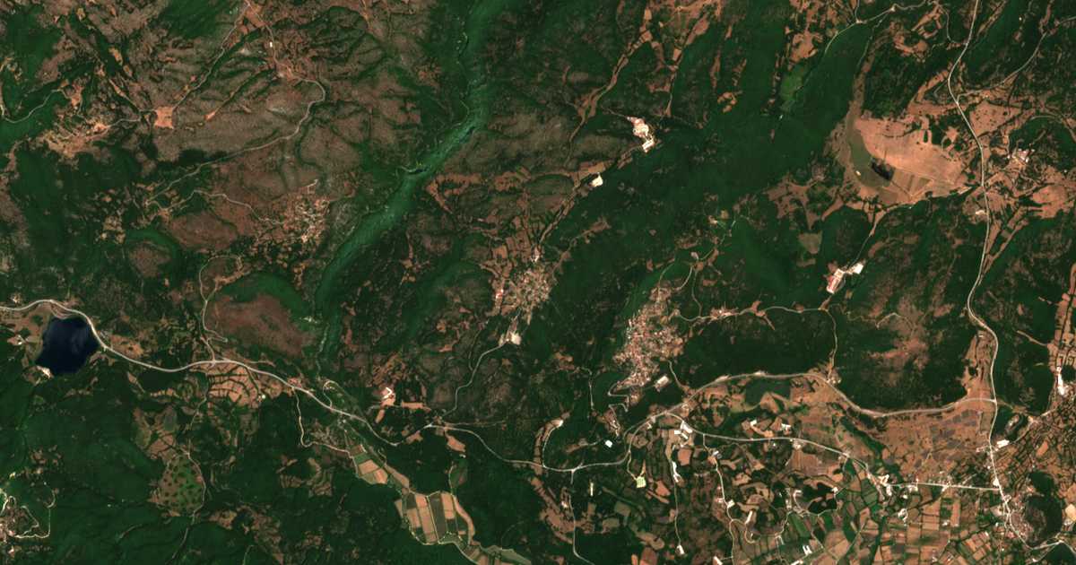 Carte satellite de Káto Ravénia