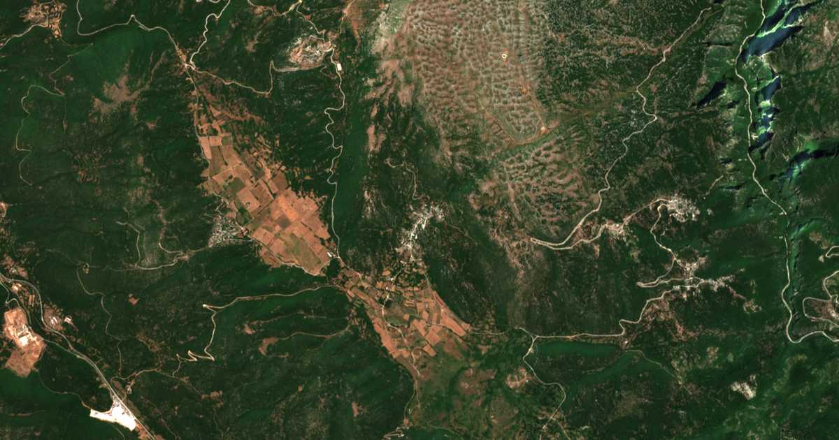 Carte satellite de Áno Pediná
