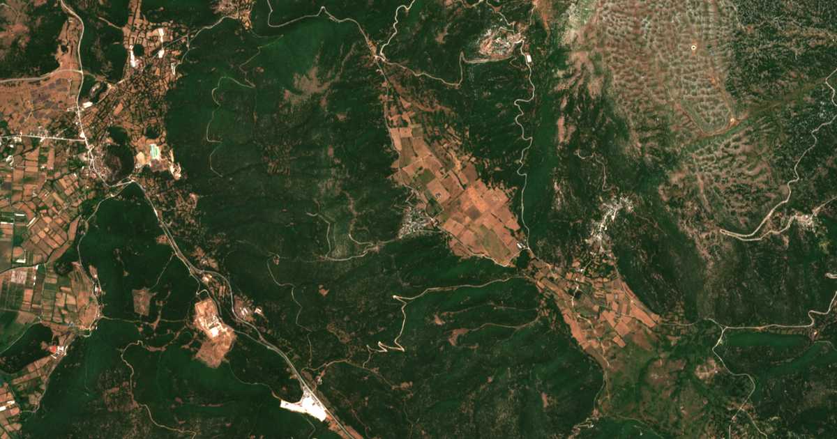 Carte satellite de Káto Pediná