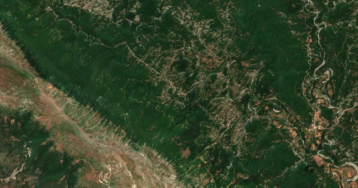 Carte satellite de Kavallári