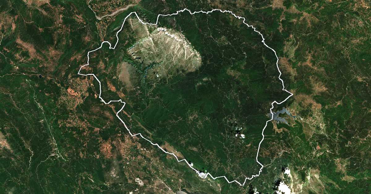 Image satellite avec la limite tracée: de Zagóri