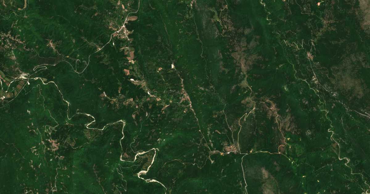Carte satellite de Koúrenta