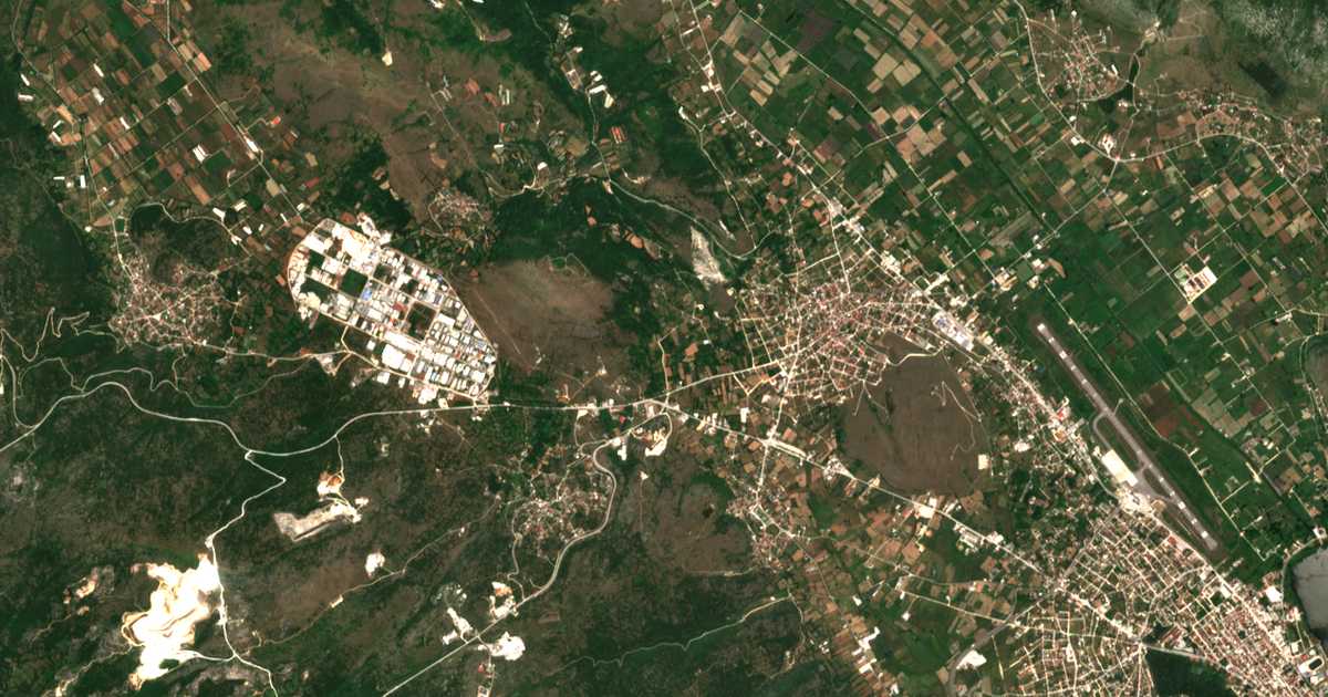 Carte satellite de Mikró Gardíki