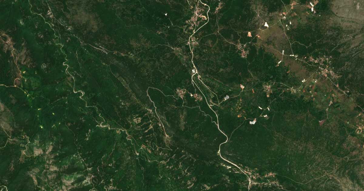 Carte satellite de Polýlofon