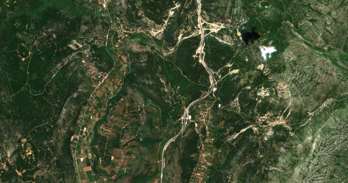 Carte satellite de Tsagkarópoulon