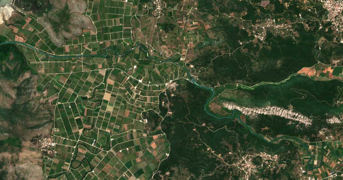 Carte satellite de Rágion