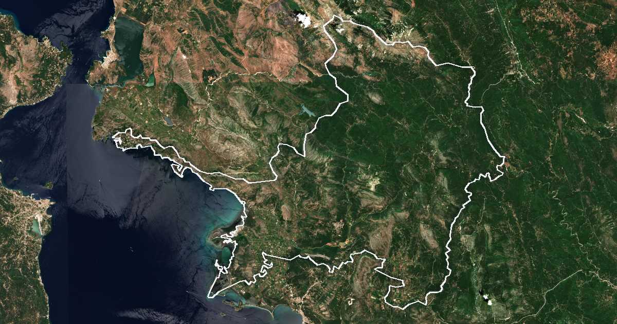 Image satellite avec la limite tracée: de Filiátes