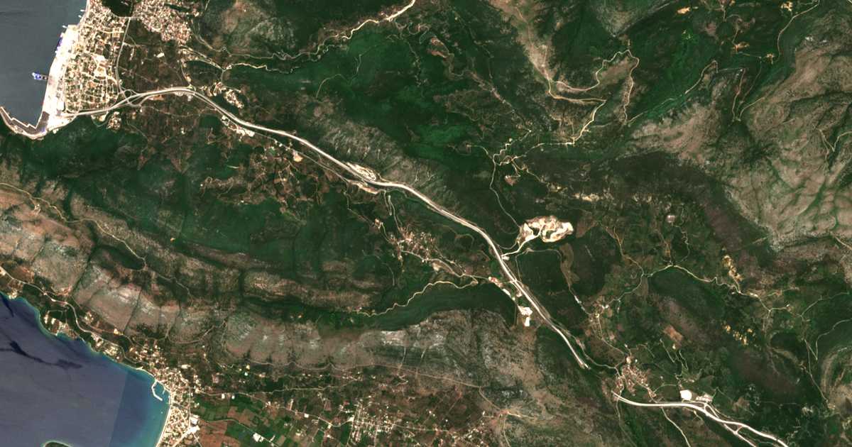 Carte satellite de Agía Marína