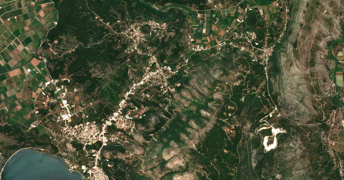 Carte satellite de Mavroúdion