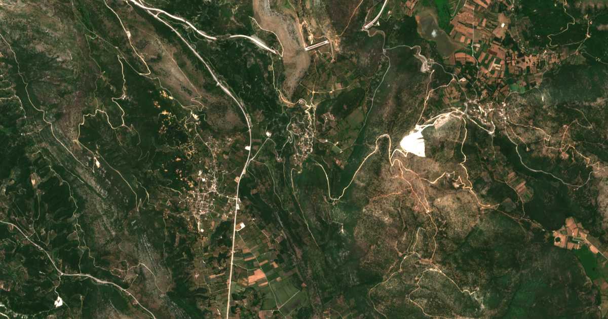 Carte satellite de Mesovoúnion