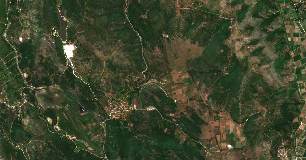 Carte satellite de Spatharaíoi