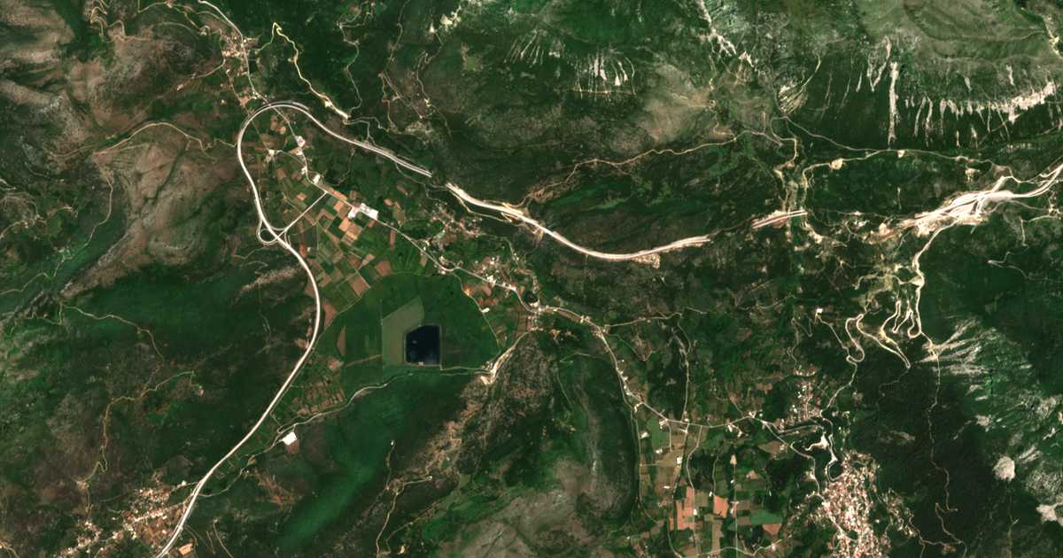 Carte satellite de Kefalóvryson