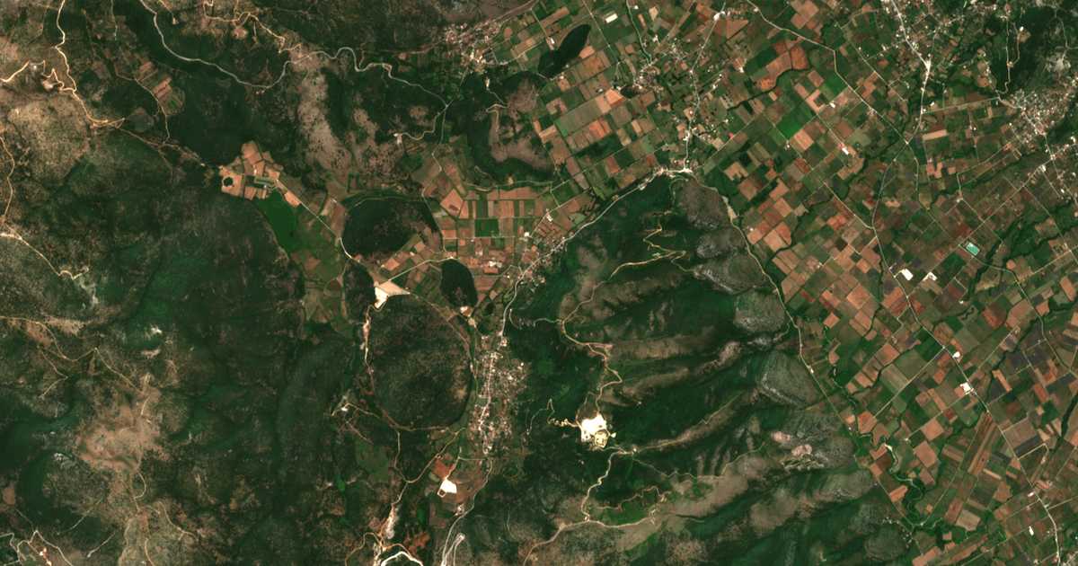 Carte satellite de Kyrá Panagiá