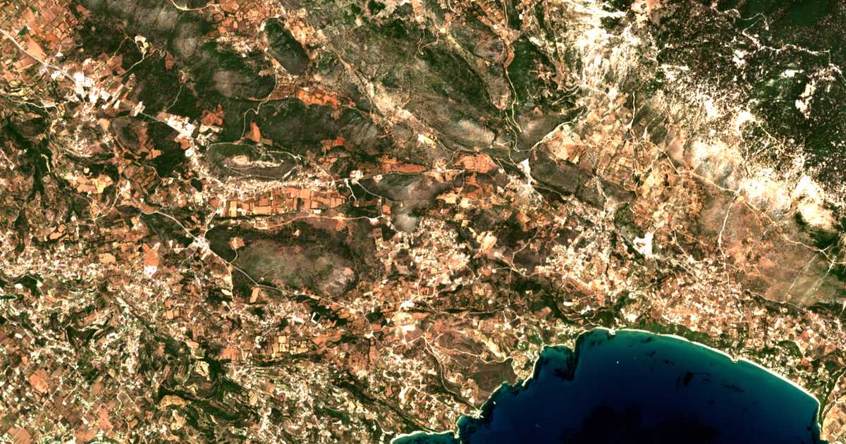 Carte satellite de Karavádos