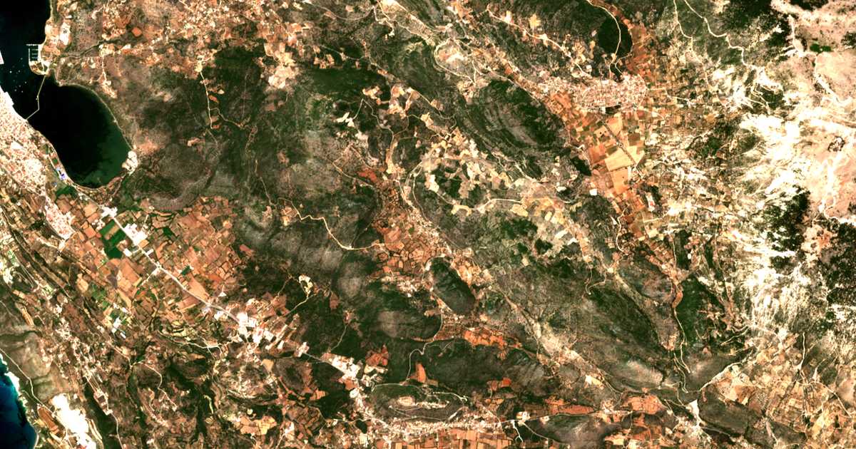 Carte satellite de Troïanáta