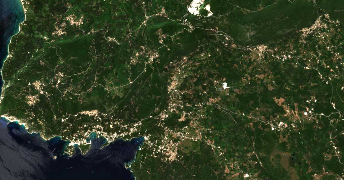 Carte satellite de Doukádes