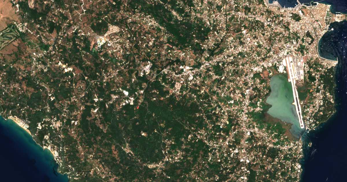 Carte satellite de Kombítsi