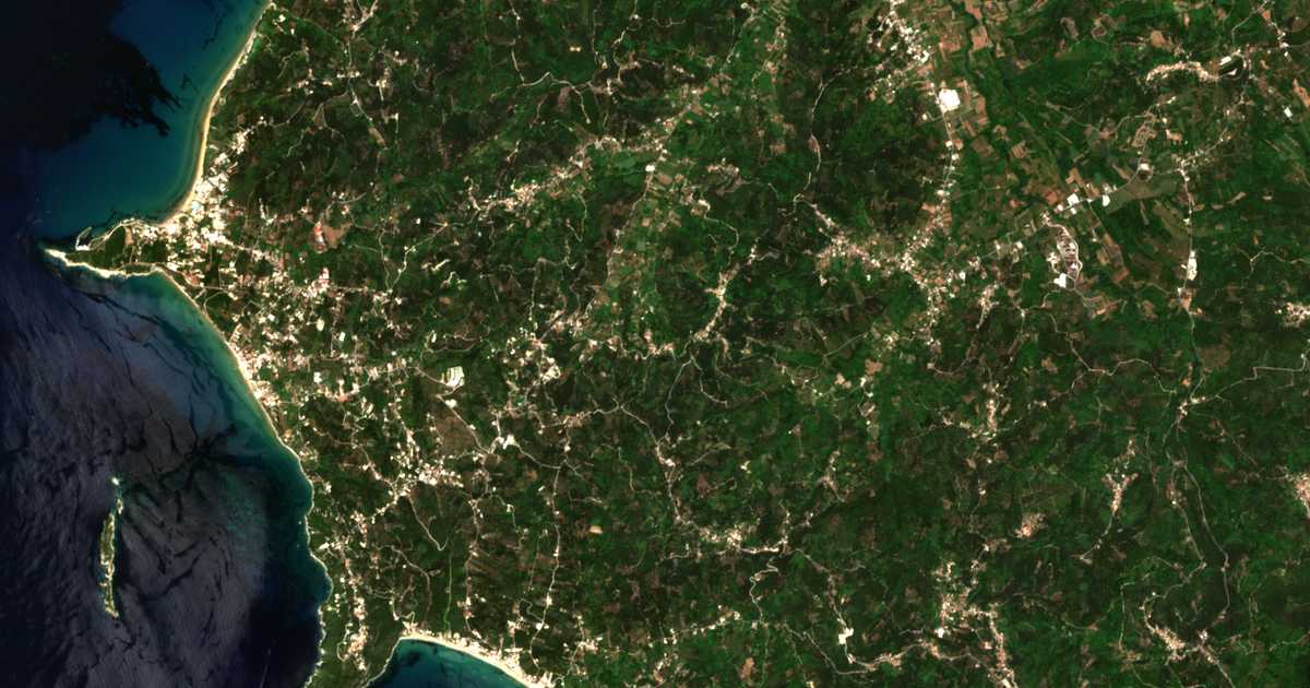 Carte satellite de Armenádes